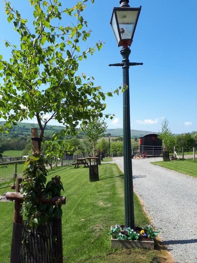 Ruby Shepherds Hut Sleeps 4 Rhayader Exteriör bild